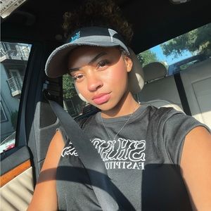 Meet your Posher, Amaya